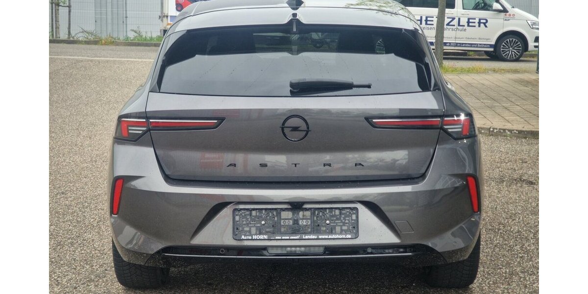 Opel Astra 1.5DGS Line Klimaautomatik Automatik 64.000 km 21.998 &euro; Landau 76829