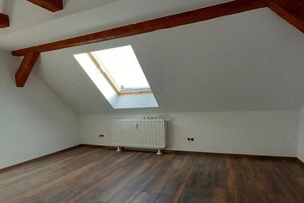 52172 - Moderne Dachgeschosswohnung mit Balkon 2 zimmer