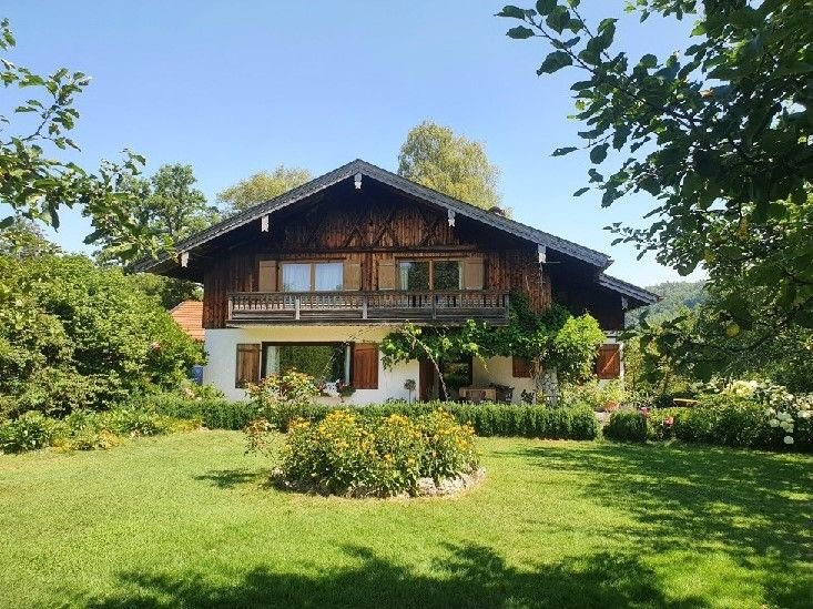 Weyarn-Naring Baugrundstück für eine Landhausvillen-Hälfte - 5 Minuten zur A8 - Ideal für Pendler