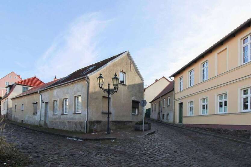 Haus zum Kaufen in Bad Freienwalde (Oder) 99.000 € 134.93 m²