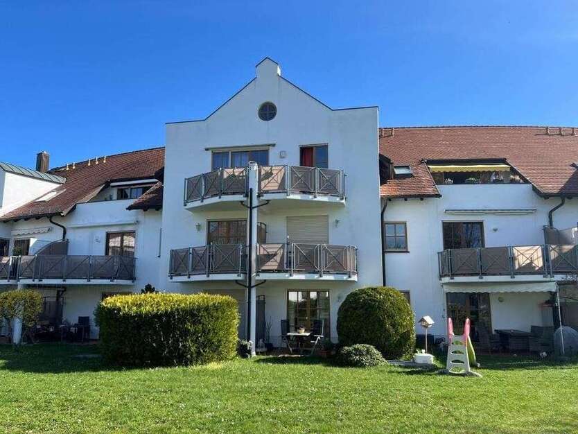 Wohnung zum Kaufen in Dresden Gompitz 157.500 € 62.26 m²