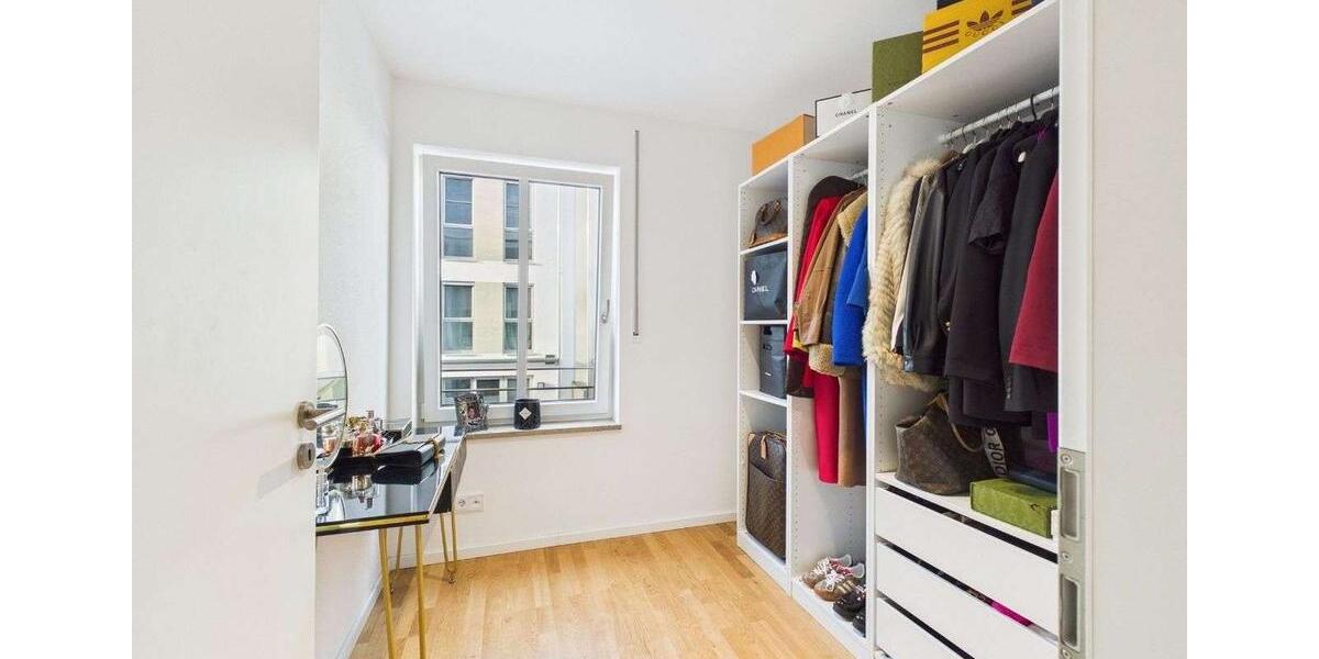 Reihenhaus Regensburg Brandlberg - 4.5 Zimmer, 120 m&sup2;, 1.800&euro; | Angebot:25406123