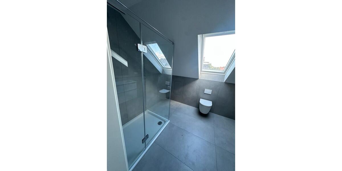 Wohnung zu vermieten ab sofort (Komplett kernsaniert) 4 zimmer