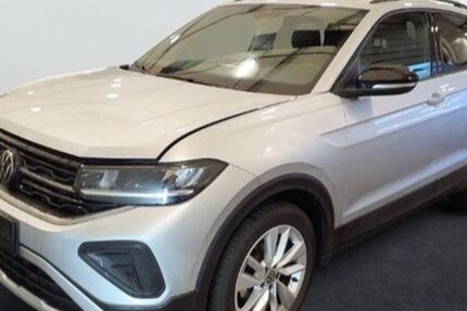 VW T-Cross 23.357 km 25.904 &euro; Cuxhaven 27472