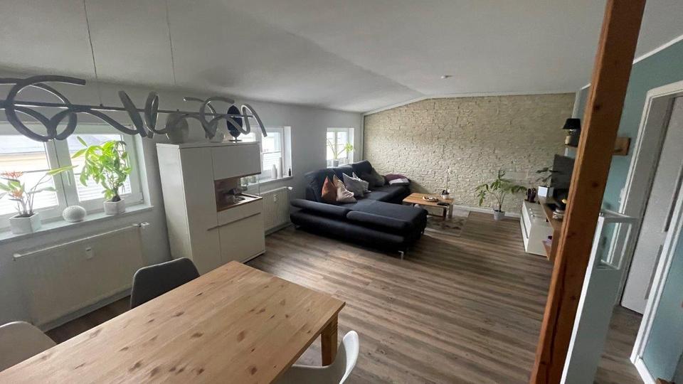 Dachgeschoßwohnung Schwerin - 3 Zimmer, 90 m&sup2;, 830&euro; | Angebot:25538356