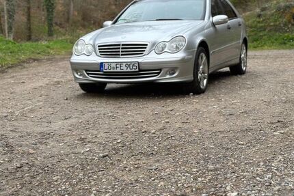 Mercedes-Benz 220 330.000 km 2.900 &euro; Schwörstadt 79739