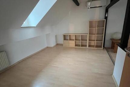 Gemütliche DG-Wohnung – zentral in Niederlahnstein 1 zimmer