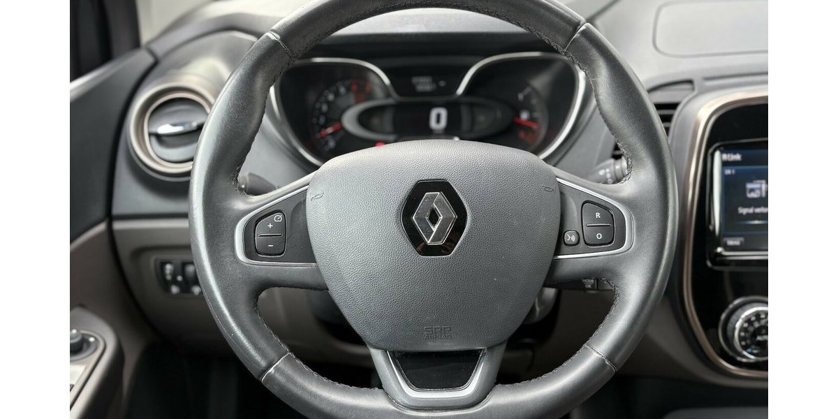 Renault Captur 1.2 TCe Elysee KAMERA/NAVI/SITZHEIZUNG 97.093 km 9.900 &euro; Villingen-Schwenningen 78054