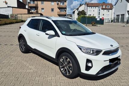 Kia Stonic 28.000 km 15.499 € Essen 45239
