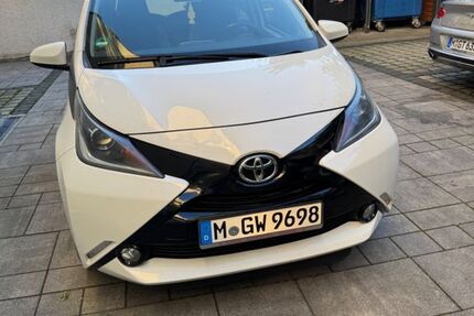 Toyota Aygo (X) 171.000 km 5.100 € München 80636