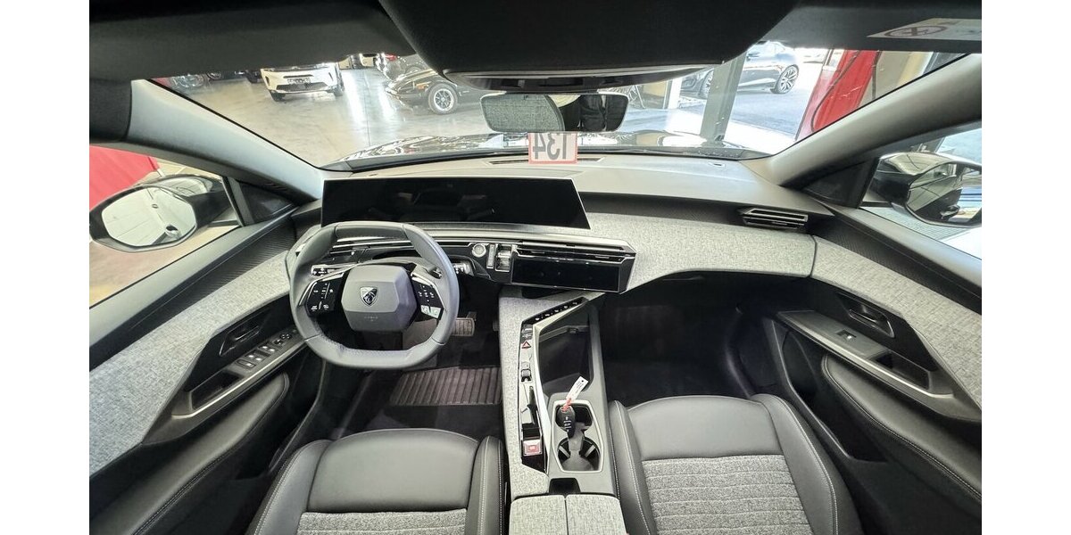 Peugeot 5008 145 Mild Hybrid Allure7 Sitzer LED 360°Cam 35.800 km 27.320 &euro; Lich 35423
