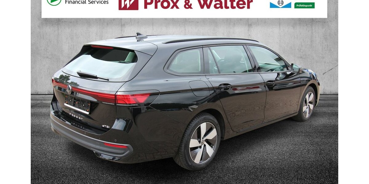 VW Passat Variant 1.5 eTSI 7-DSG LED+KAMERA+WINTER 35.987 km 26.900 &euro; Hagenow 19230