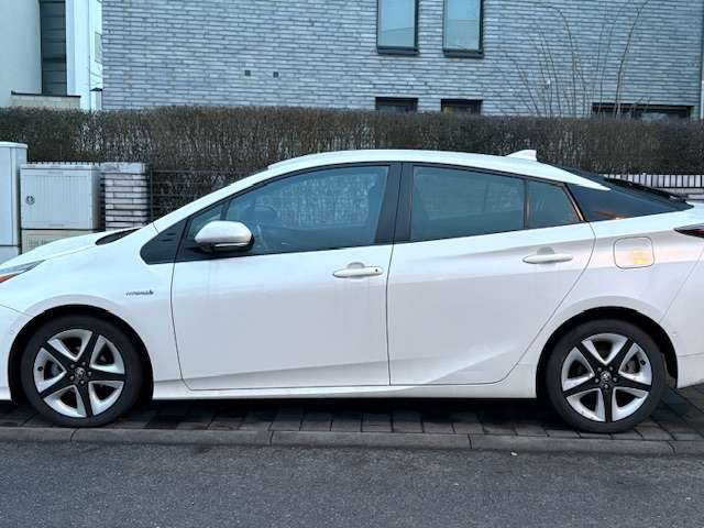 Toyota Prius 105.000 km 14.000 &euro; Frankfurt am Main 60438