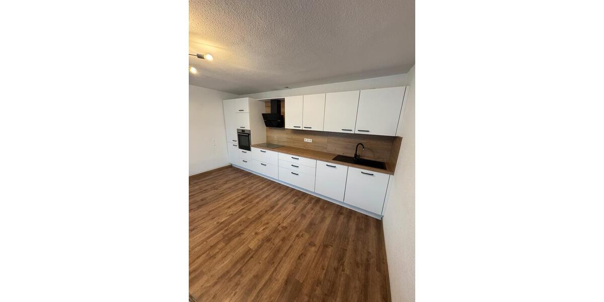 Sanierte 4 Zimmer Wohnung 145qm 4 zimmer