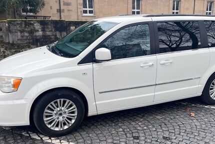 Lancia Voyager 199.000 km 8.999 &euro; Frankfurt 60318