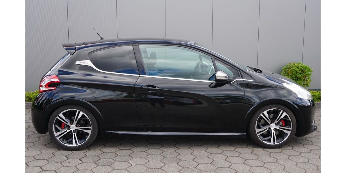 Peugeot 208 120.000 km 7.900 &euro; Coesfeld 48653