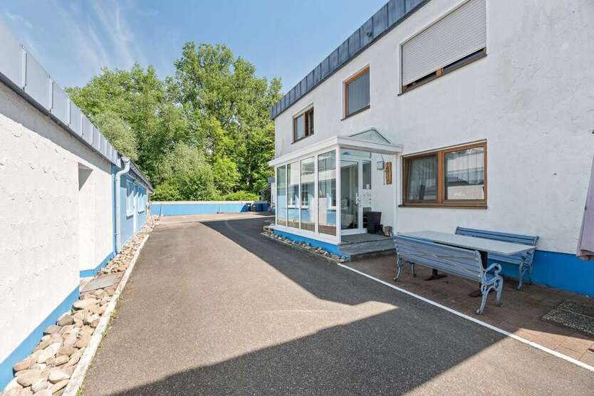 Büro in Neckartenzlingen 999.999 € 502.3 m²