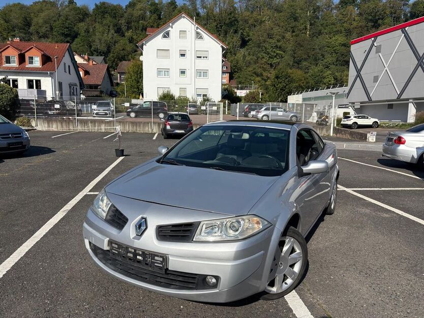 Renault Megane 238.000 km 1.099 € Freudenberg 97896