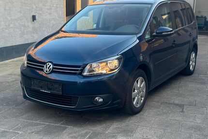 VW Touran 130.000 km 8.490 &euro; Ockenheim 55437