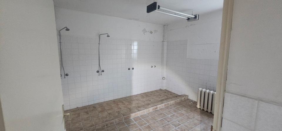 Mehrfamilienhaus, Wohnhaus Osterburg (Altmark) - 90 Zimmer, 1.200 m&sup2;, 80.000&euro; | Angebot:27417717