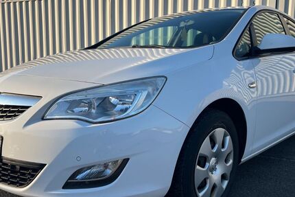 Opel Astra 129.000 km 4.299 &euro; Berlin 12057