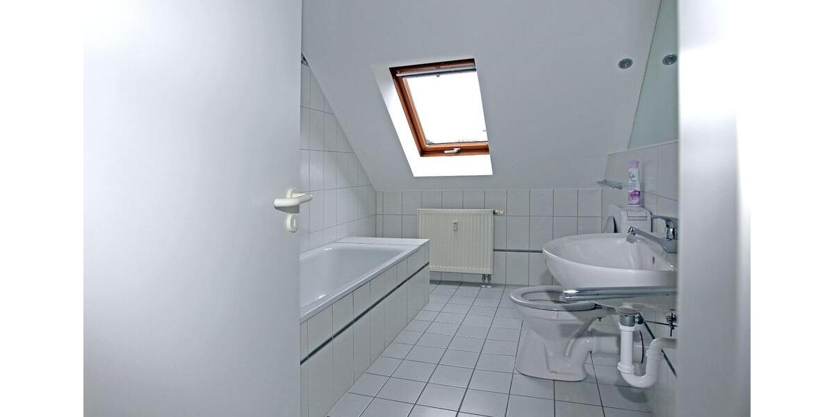 Dachgeschoßwohnung Gießen Allendorf - 2 Zimmer, 73 m&sup2;, 780&euro; | Angebot:26301279