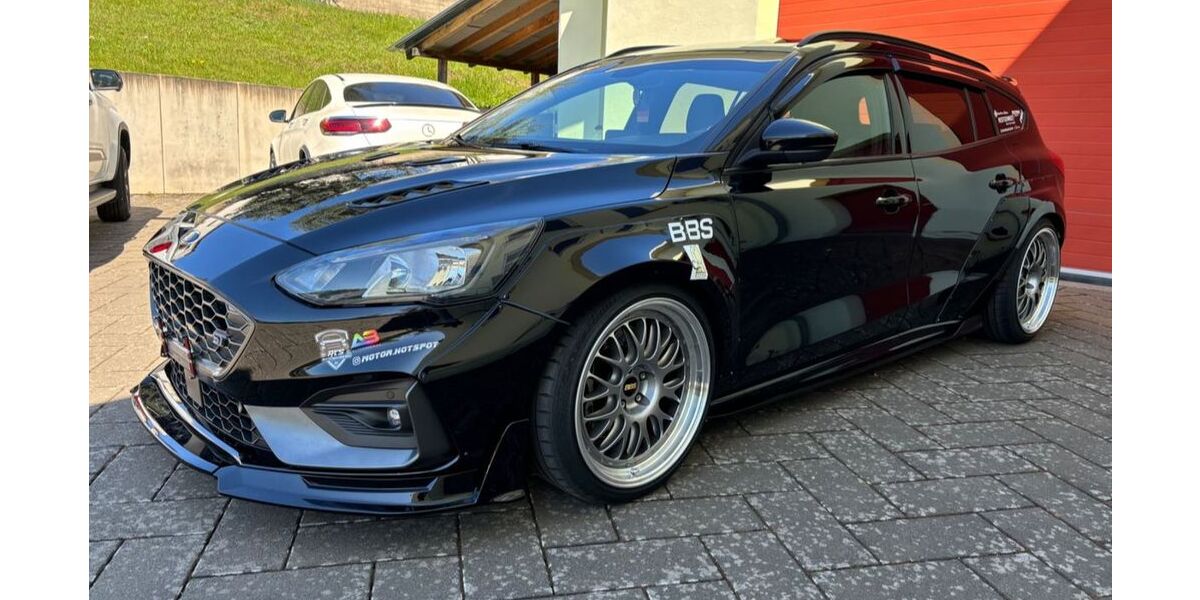 Ford Focus 74.980 km 19.900 &euro; Dillenburg 35685