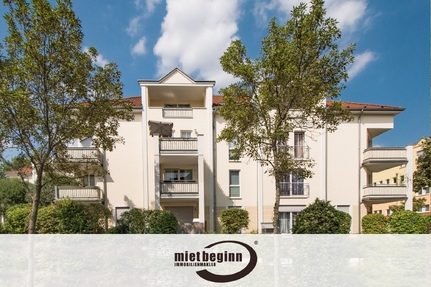 GEMÜTLICH – SUPER GESCHNITTEN – HOCHPARETERRE – BALKON – ROLLOS – WANNENBAD – STELLPLATZ
