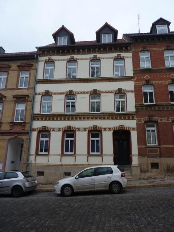 Hübsche 3-Raum-DG-Whg. mit Balkon ins Grüne