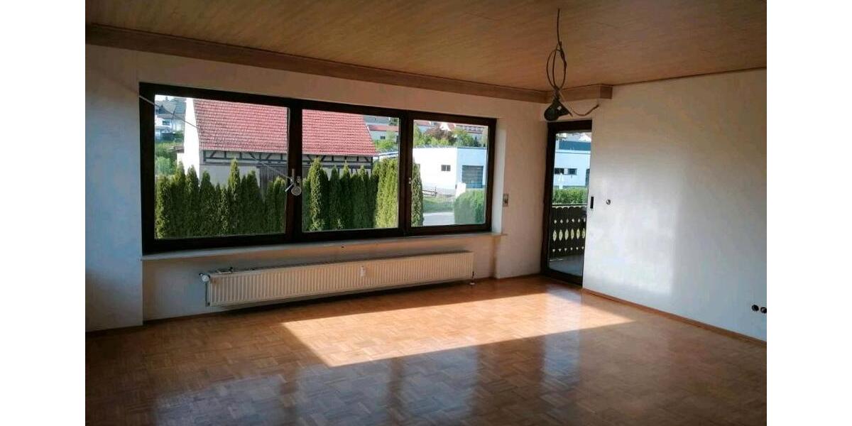Etagenwohnung Buchen (Odenwald) - 4 Zimmer, 130 m&sup2;, 1.400&euro; | Angebot:26039053