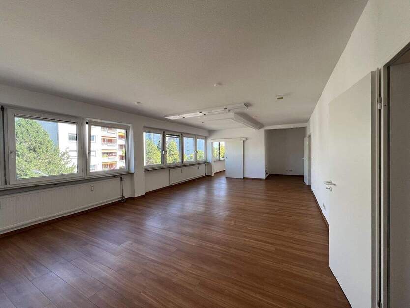 Neue Praxisräume gesucht?...freie 202 m² große Praxis in Ärztehaus in ER-Büchenbach 9 zimmer