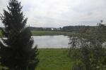 Reiheneckhaus in reizvoller Landschaft, Aussicht auf kleinen See