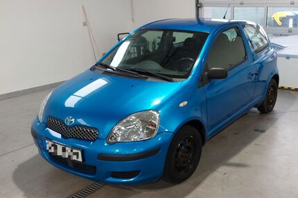 Toyota Yaris 179.800 km 1.490 € Gilching 82205