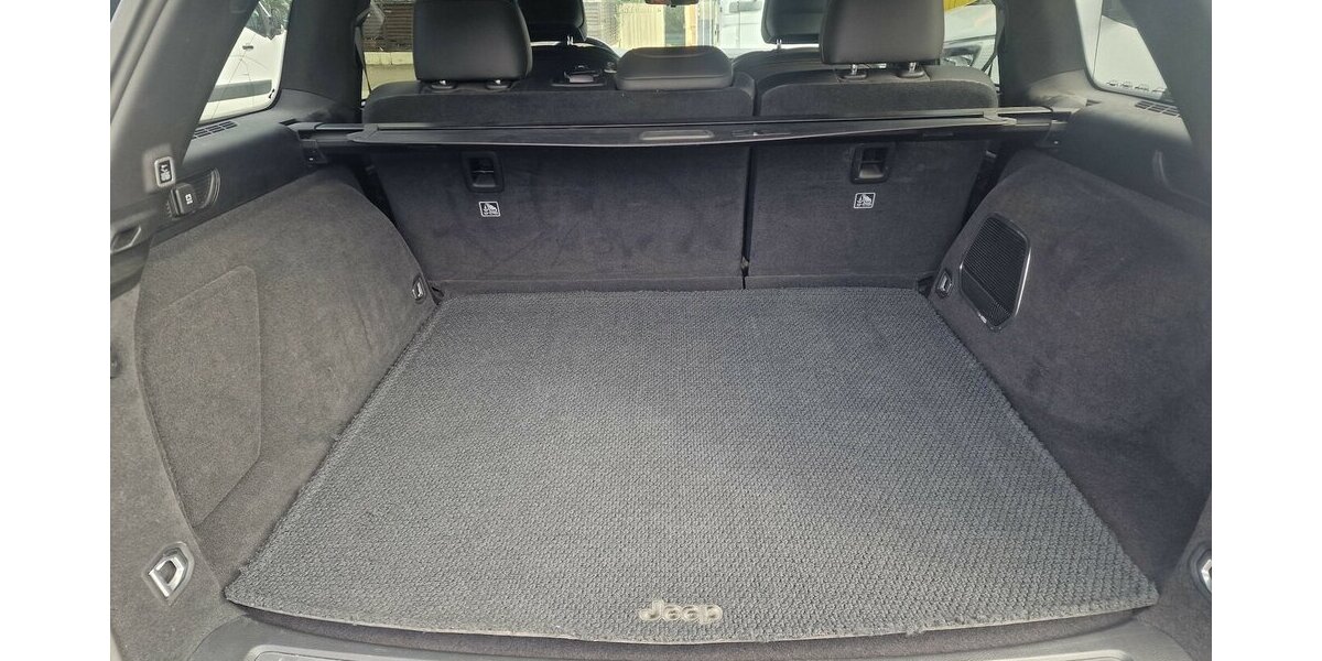 Jeep Grand Cherokee Summit Reserve Plug-In-Hybrid 4xe 30.000 km 61.799 &euro; Landau 76829