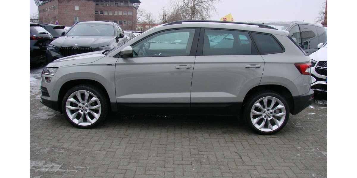 Skoda Karoq 1,5TSi Style ACC LED Kamera Family Paket II 32.882 km 24.980 &euro; Falkensee 14612