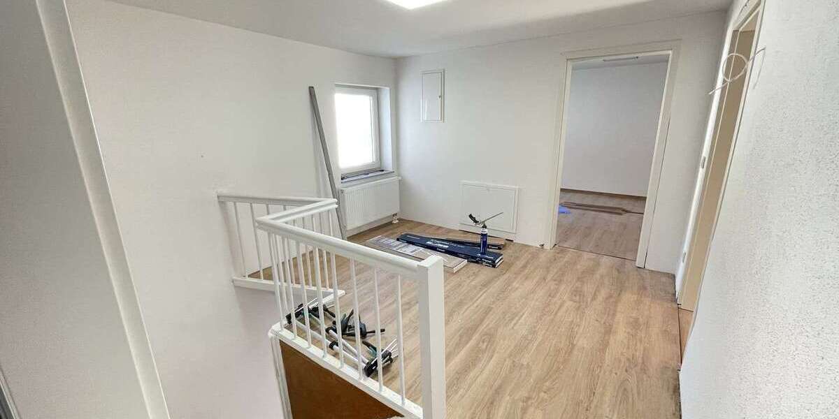 Etagenwohnung Illertissen - 2.5 Zimmer, 87 m&sup2;, 1.100&euro; | Angebot:27125601