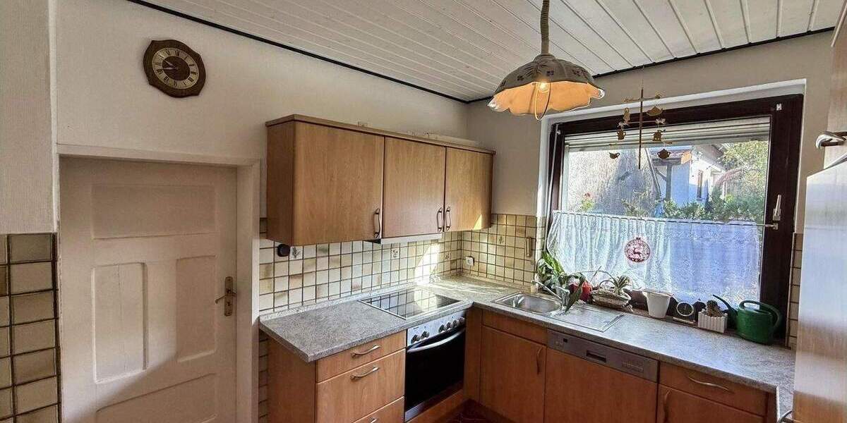 Zweifamilienhaus mit Gewerbe 5 zimmer