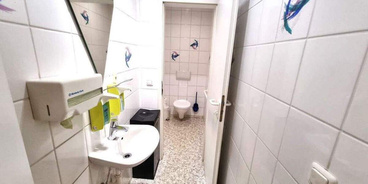 Gewerbeobjekt Amberg - 6 Zimmer, 1.700&euro; | Angebot:25770127