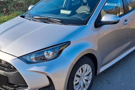 Toyota Yaris 14.800 km 17.800 &euro; Perl 66706