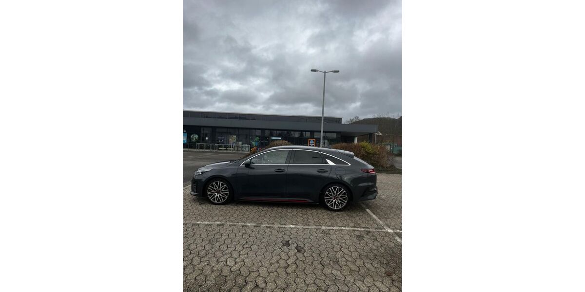 Kia pro ceed / ProCeed 82.000 km 20.000 &euro; Leutesdorf 56599