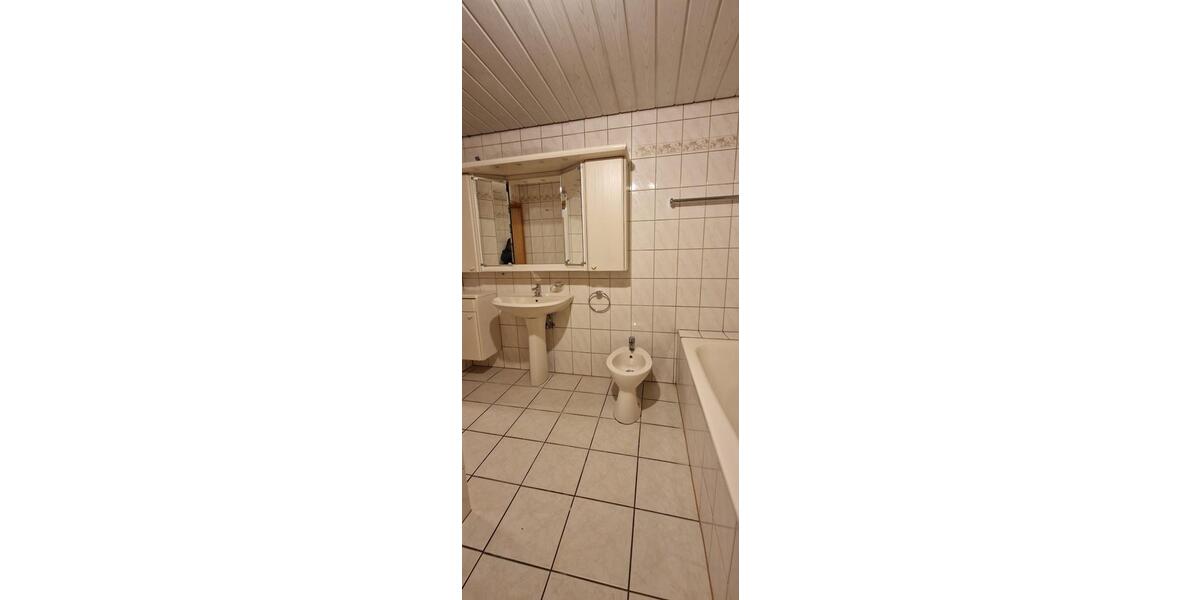 Voll-Möbilierte Wohnung mit Kachelofen 140qm in Bessenbach 2 zimmer