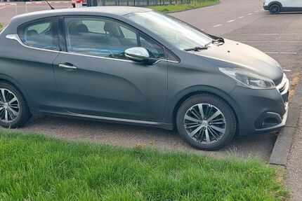 Peugeot 208 146.000 km 4.200 &euro; Heilbronn 74078