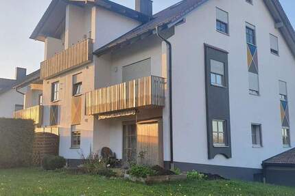 3,5-Zi.-Wohnung mit Garage und Stellplatz ! 3 zimmer