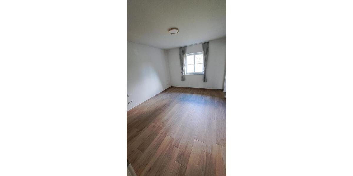 Etagenwohnung Krumbach (Schwaben) - 3 Zimmer, 102 m&sup2;, 1.100&euro; | Angebot:26566506
