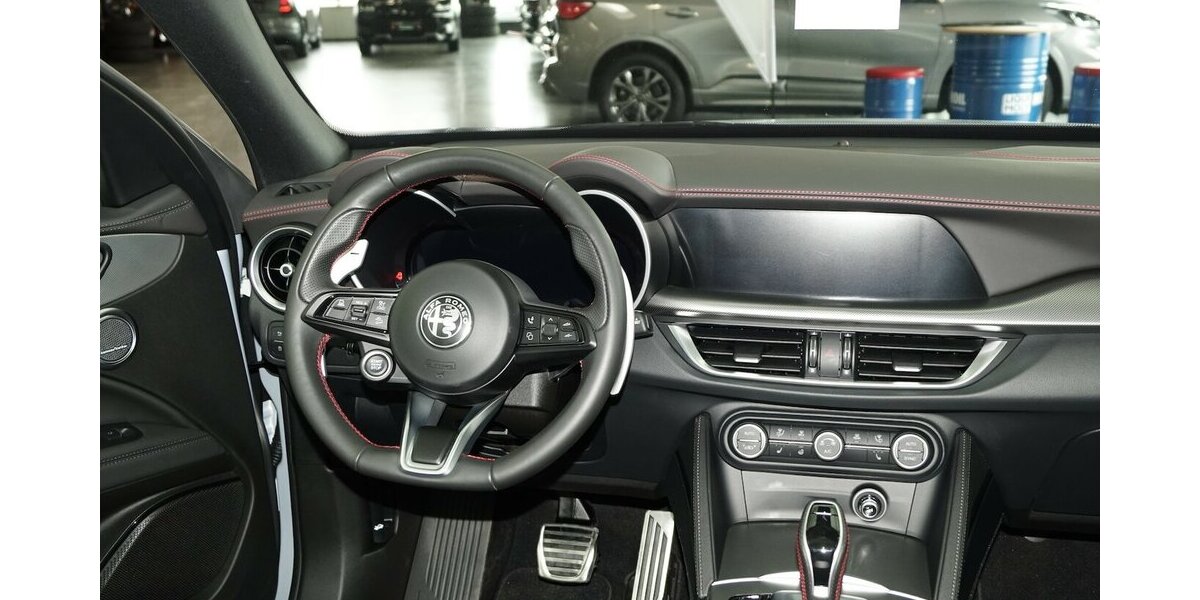 Alfa Romeo Stelvio 2.2 D Competizione Q4 ALLRAD LEDER AHK 45.000 km 38.380 &euro; Lich 35423