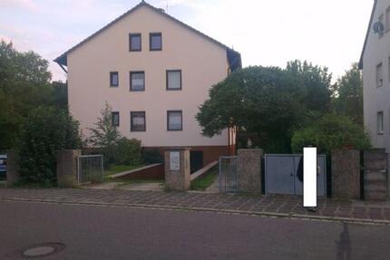 2 Zimmer DG-Wohnung mit Küche im ruhigen Haus 2 zimmer