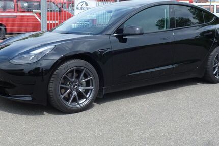 Tesla Model 3 11.300 km 34.900 € Nürtingen bei Stuttgart 72622
