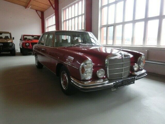 Mercedes-Benz 300 83.300 km 69.500 € Neukieritzsch 04575