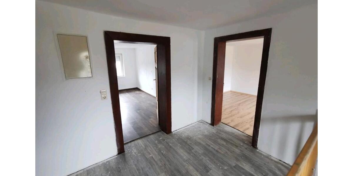Etagenwohnung Rennerod - 5 Zimmer, 160 m&sup2;, 130.000&euro; | Angebot:26751747