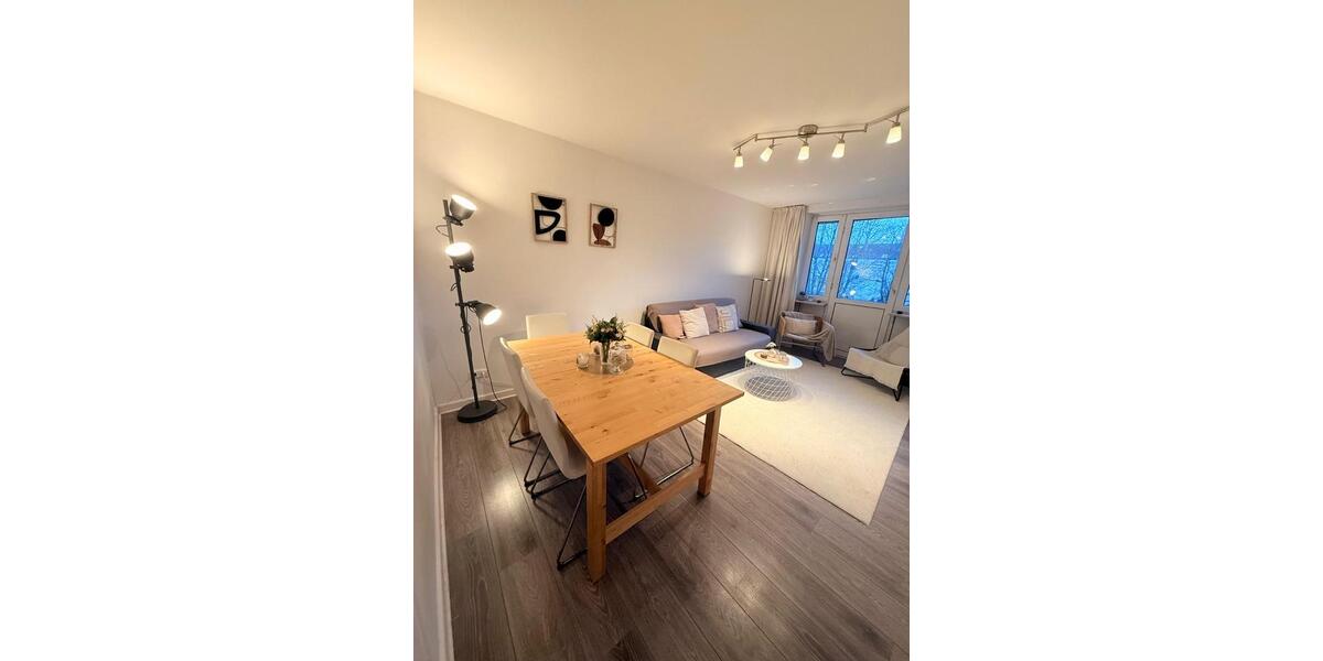 Helle, möblierte 3-Zimmer-Wohnung mit Balkon & Garage in zentrale 3 zimmer